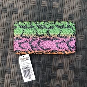 NWT Warehouse One Wallet